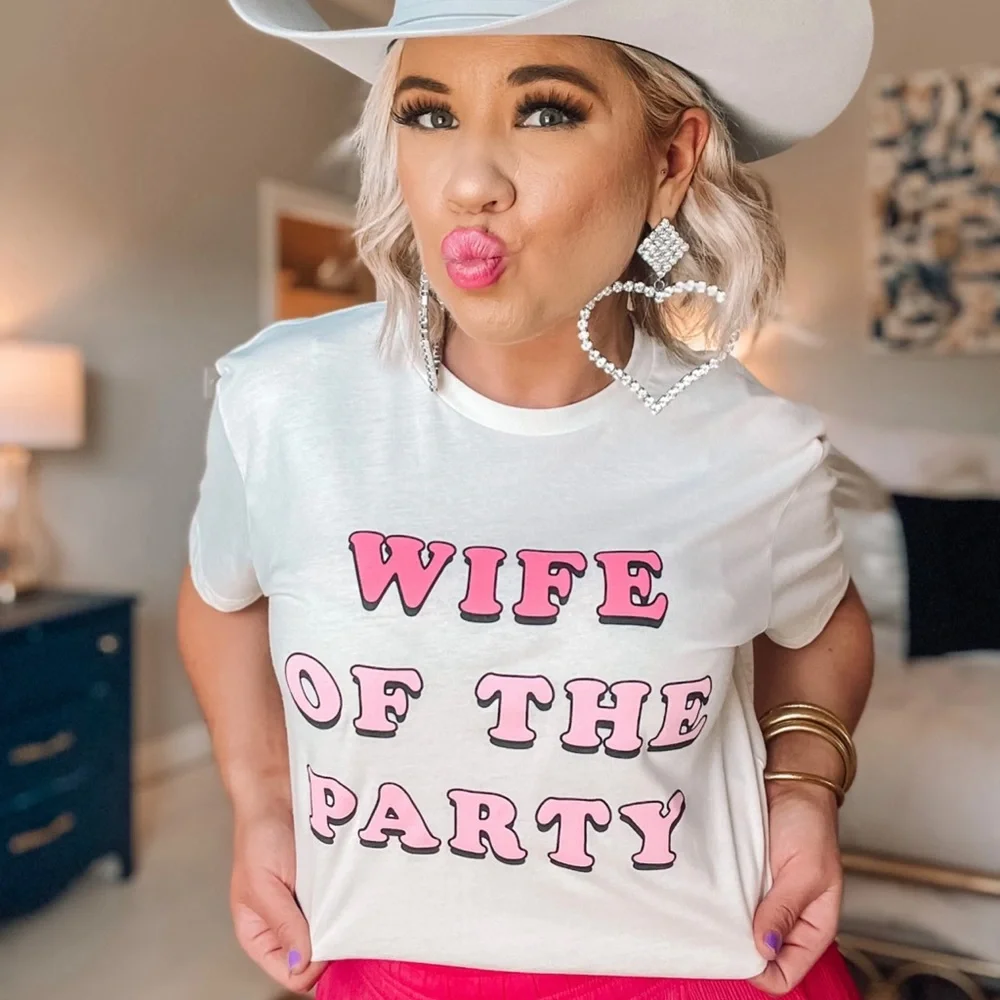 FRIDAY + SATURDAY WIFE OF THE PARTY TEE MEDIUM - Picture 1 of 8